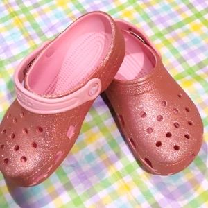CROCS Girls Pink Sparkle Slip On Clogs size 2/4 Preowned